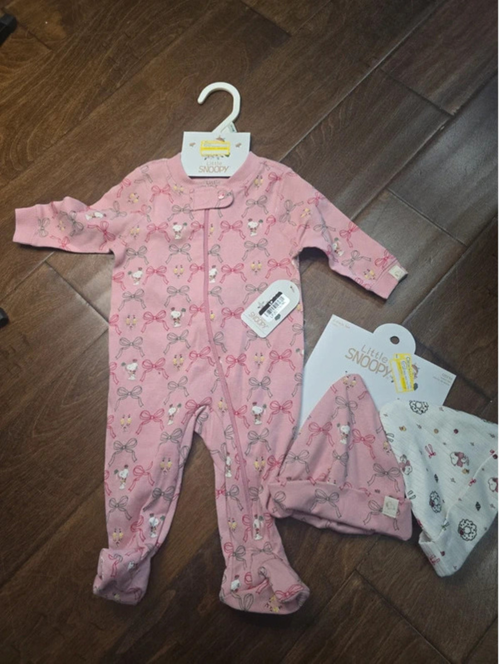 0 to 3m brand new snoopy, christmas pajamas, item 552G8